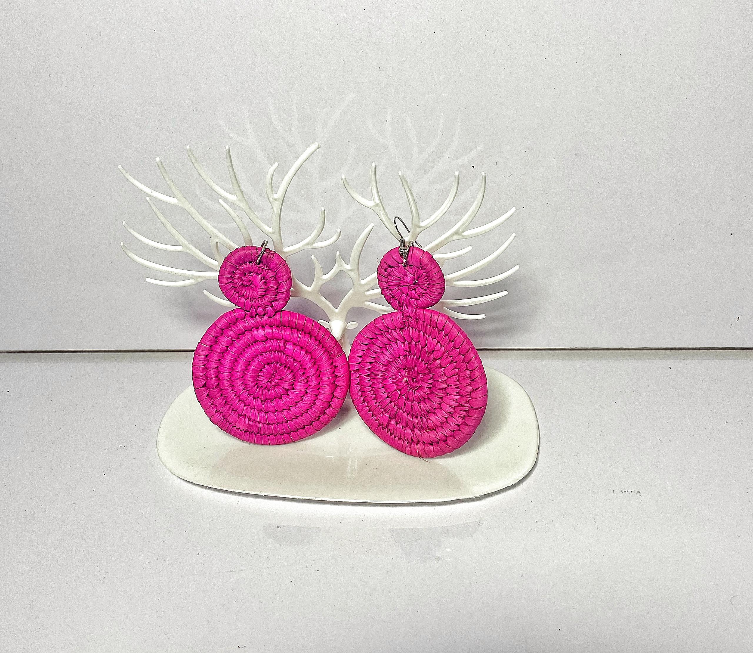 Handwoven Straw Earrings – Hot Pink Image
